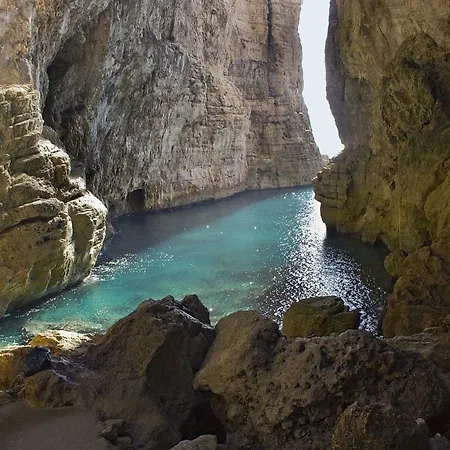 아파트 Medieval Flat *