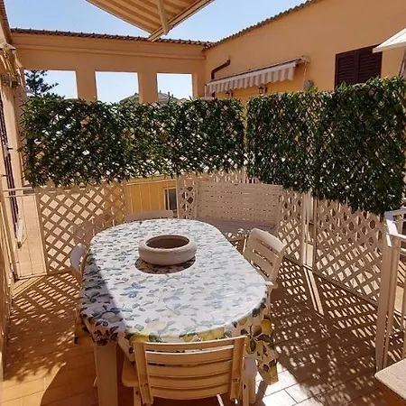 Medieval Flat アパート